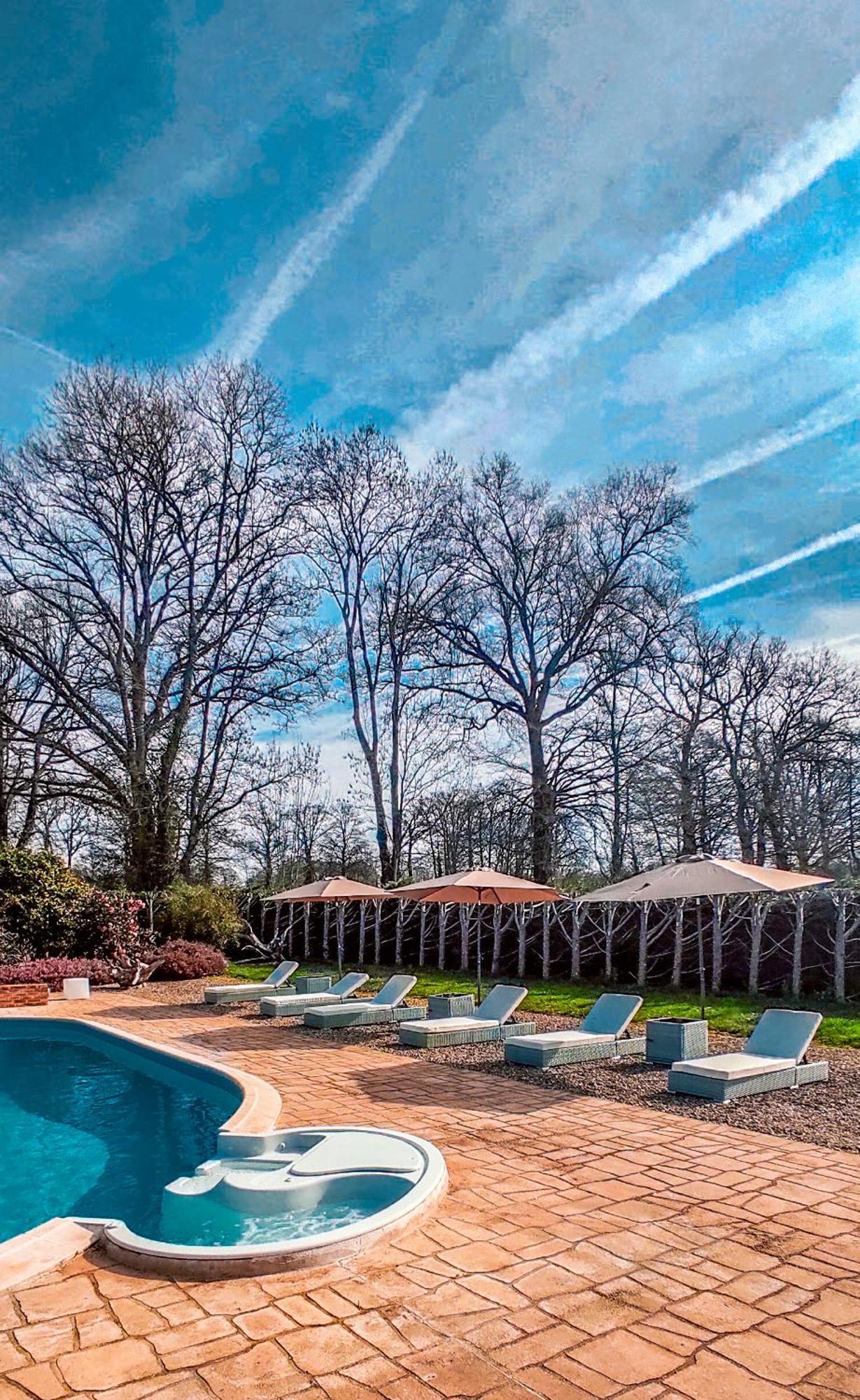 Tagibao Avec Piscine Chauffee Et Villa *