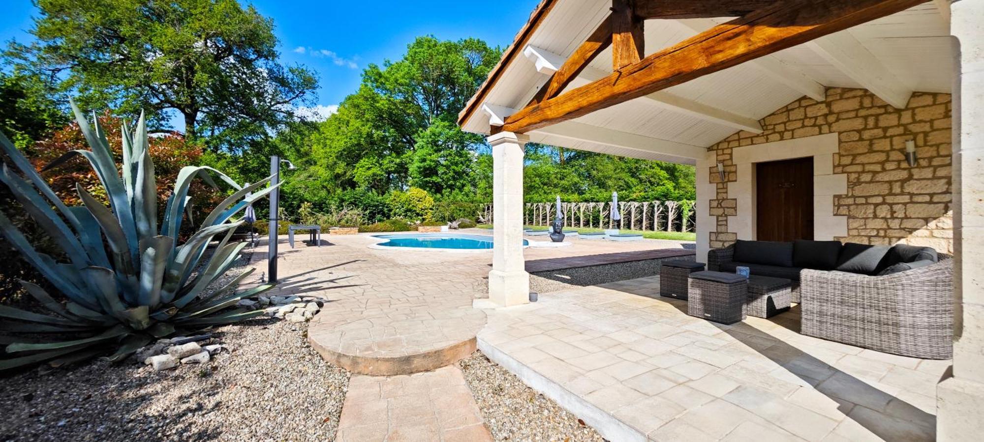 Tagibao Avec Piscine Chauffee Et Villa *